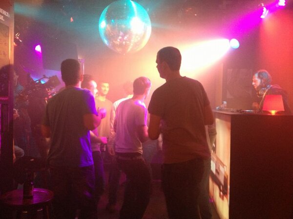 UnlikeUFilms's tweet image. Mittagspause am Set...das wid ein guter film!!!