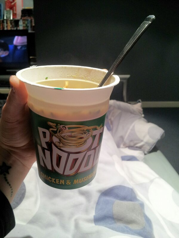 BethanXx's tweet photo. Yummm, food in bed :) thanksss @mattystewart93 http://t.co/YvYEuIqA