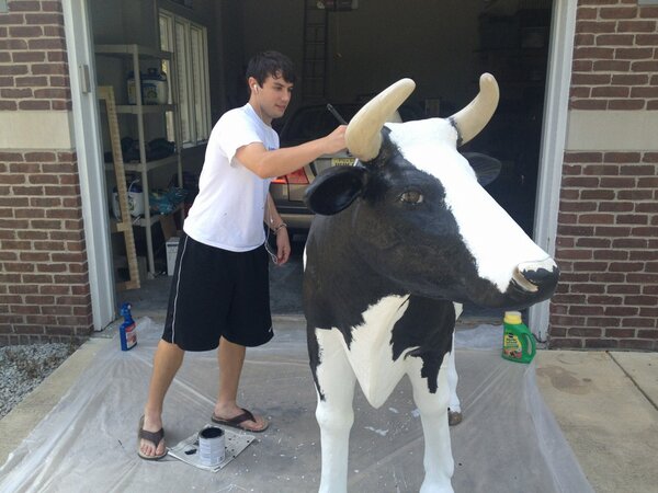 WallStreetDairy's tweet photo. Happy birthday @jmodica09 . Party til the cows come home..or until they are painted. http://t.co/kNwJrOoy