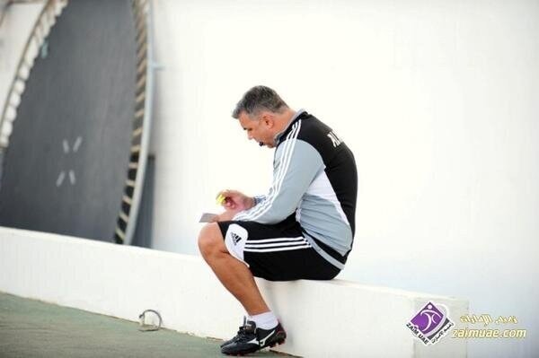Bo_6a7no0on's tweet photo. مدرب كألف
جبار محبوب مرح وقوي الشخصيه
عندما يقرأ المباراه
كأنه يقرأ "المينيو" في المطعم
هو يختار مايريد

مبروك للعين http://t.co/SZ9HbghK