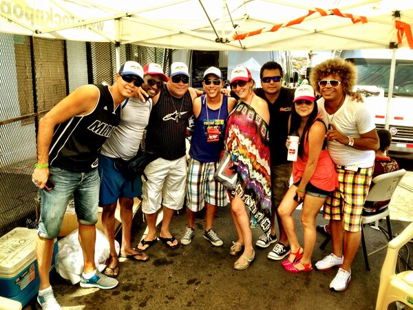 WAO973's tweet photo. El Team de la Vaina @WAO975 @RocknPop1067 listos para desbaratar #ParqueUnionChitre con @NexPanama http://t.co/MAYUcy3D