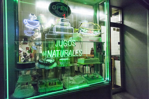 broadwaywalk's tweet photo. Jugos Naturales by Olga Mazurkiewicz Direct-Link to the Online-Gallery:  http://t.co/uc4wlrXq http://t.co/u8N0iIge