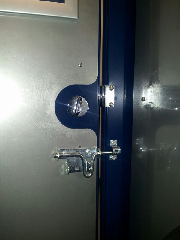 ceday18's tweet image. Shit just got real, Nobody getting my TP! Lol. #PoopingProblems