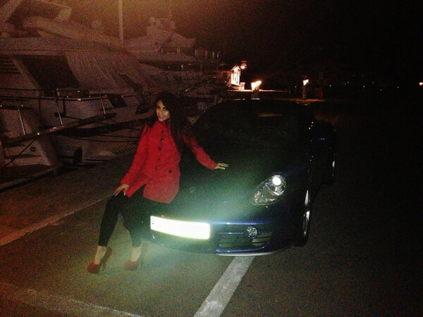 NeniLugo's tweet photo. esto si q es un cocheee :P me encantaa ;) http://t.co/luT3M7kz
