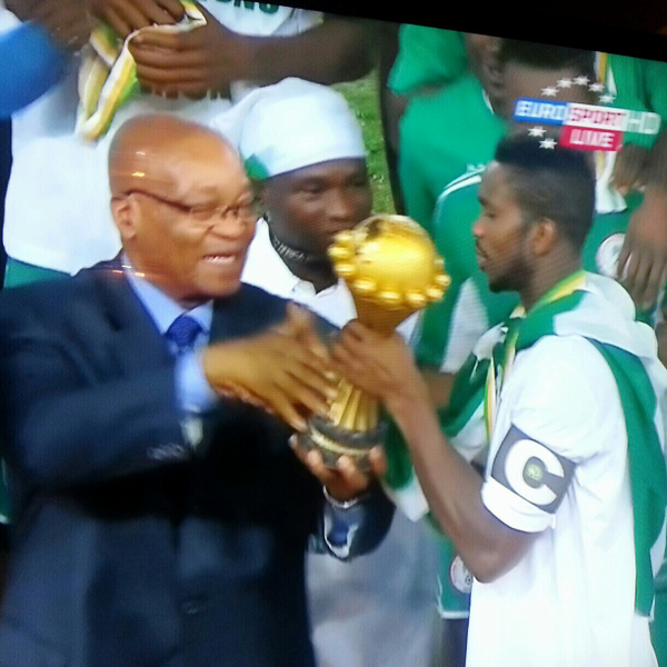 daisyyobo's tweet photo. #teamsupereagles #teamemenike #efeambrose #teammikel #teamenyeama #teamaccomplishedYOBO what! What! http://t.co/SIIn25Ef
