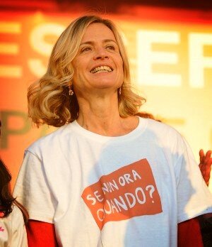 SnoqTo's tweet photo. #CristinaComencini regista dello Spot #SNOQ "SE CRESCONO LE DONNE, CRESCE IL PAESE" con #Pandolfi e #Lodovini http://t.co/ct5NN87C