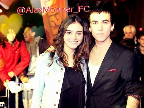 AlexMonner_FC's tweet photo. Àlex y Joana en la Première de Polseres Vermelles. ¡Guapísimos! @JoanaV4 @MonnerJr http://t.co/Luc0HdVC