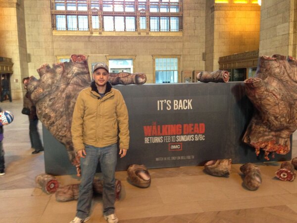 LeoCarvalhoBr's tweet photo. Finally The Walking Dead wanna comeback today night! =^D #TWDFeb10 http://t.co/GCGhW11y