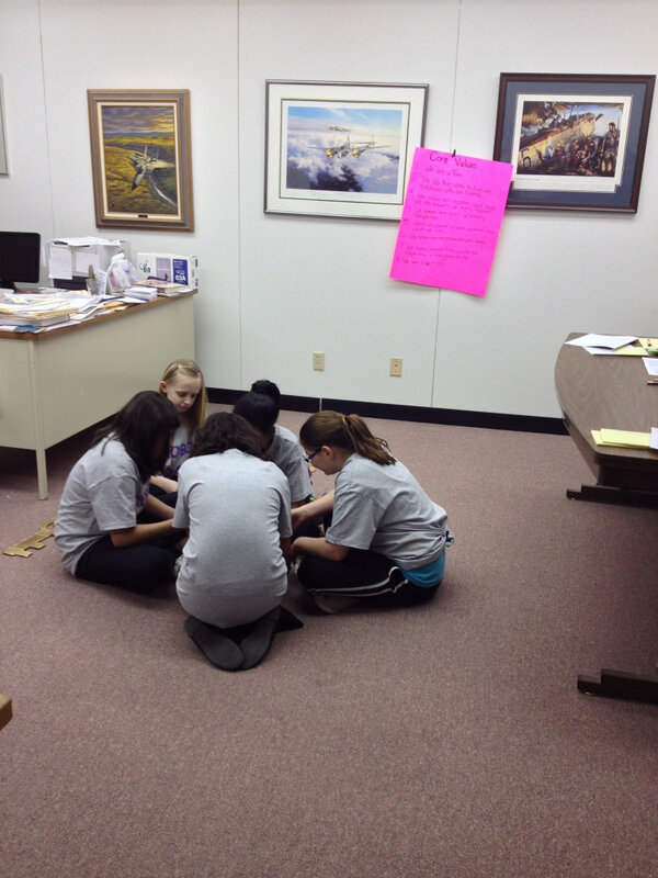 firstlegoleague's tweet image. Team Meeting! Kansas, USA #seniorsolutions @FIRSTweets