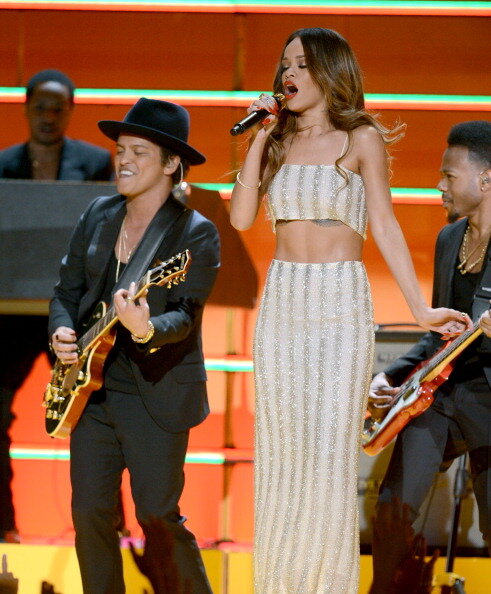 Grammy's 2013 [ACTUACIÓN] > Noticias, fotos - Página 2 BCytqMJCMAA5i1v