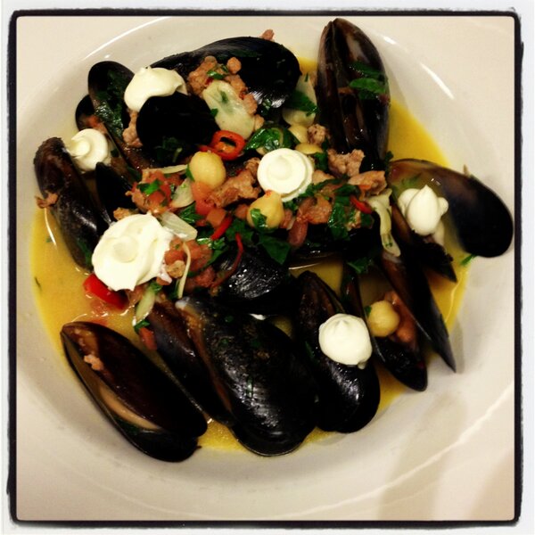 BarOnePerth's tweet image. These mussels are simply shellficious! #mondaymussles #barone @Sentinelbar