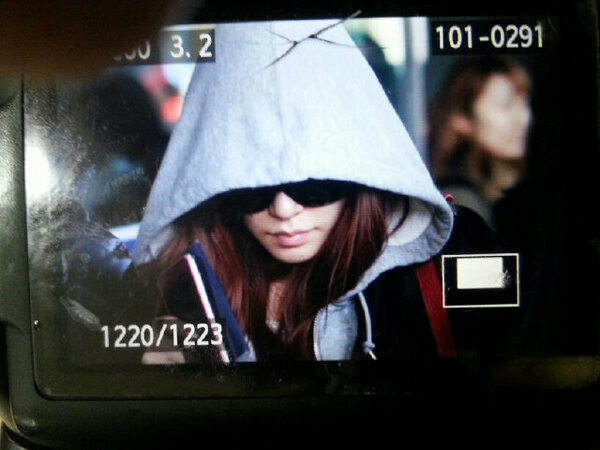 [PIC][11-02-2013]SNSD trở về Hàn Quốc vào trưa nay BCzJJYkCAAEvW6X