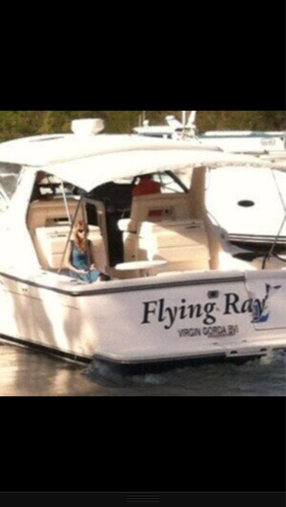 0kayniall's tweet image. HD pic of Taylor celebrating her grammy!!!!!! #SwiftieUpdates