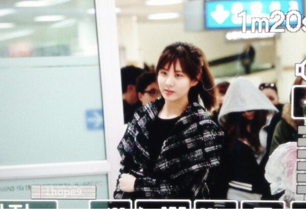[PIC][11-02-2013]SNSD trở về Hàn Quốc vào trưa nay BCzqI9YCAAEeA8u