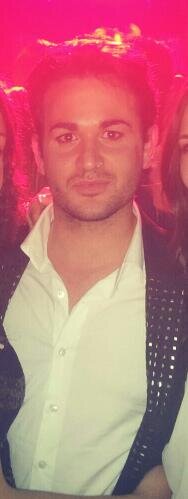 89ivi's tweet photo. de fiestuki parezco un chico rico jajananan http://t.co/PrieR0bE9M