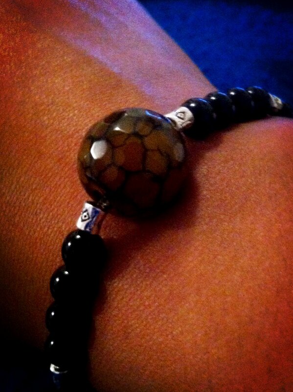 KrissiBohn1's tweet photo. @Aziendale Love my bracelet!! Thanks guys - My cold hands will become a thing of the past!! #celebrityretreat http://t.co/tg7zYGwhYj