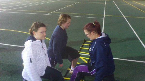 UoWsportsaward's tweet image. Winchester Ladies 12-16 Mad Hatters, unlucky ladies! Was a close game! #funwarmup #ladder #seasonclose LR