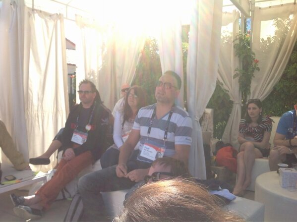 JustPlainCarpe's tweet image. What if the next generation of mobile was not device dependent? @TEDActive #ActiveMobile @ideo #mobileinside