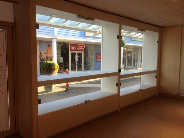 ICLSolutions's tweet photo. Jewellery store shop front... http://t.co/hNZmtHuQD9