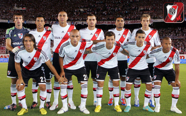 CARiverPlateok's tweet photo. Hacé RT al equipo invicto con tres victorias en lo que va del #TorneoFinal y ganá un pantalón corto de #River. http://t.co/EkfWHYcGDC
