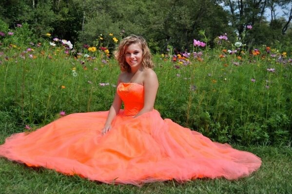 slonephotos's tweet photo. Another Senior Picture http://t.co/jX6gkCU5Kh