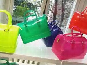 Rebajar Respetuoso del medio ambiente Grafico Ropita On Line1 al Twitter: "Bellas Carteras Furla Original excelentes  Precios mas barata que MLV por acá 4.200bf ORIGINAL!  http://t.co/YDARF4d3XP" / Twitter