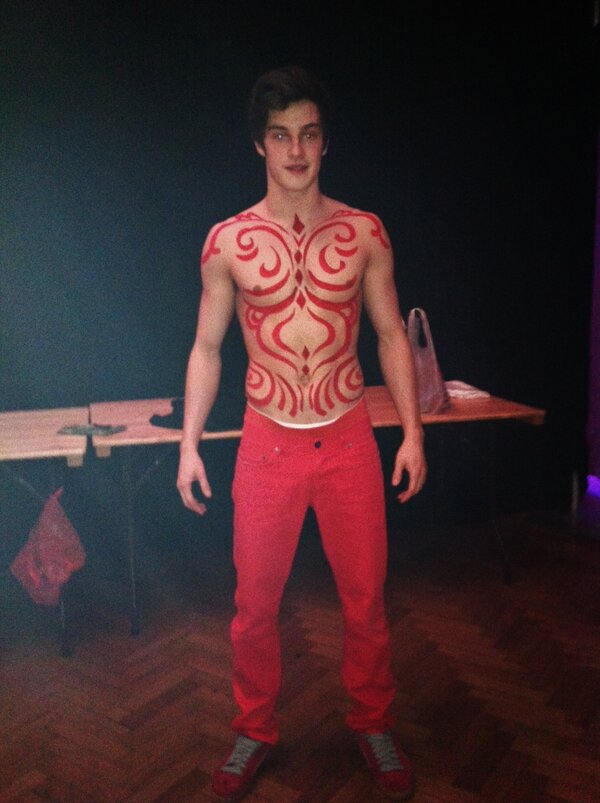 CharlieWheeller's tweet photo. Rocking the red body paint tonight for my Cyr gig with @cirquebijou! #Firefirefirefire http://t.co/0WG5PgP2y8