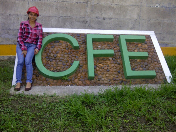 deeisyCast's tweet photo. Futura CFEista http://t.co/53TKRn8G9C