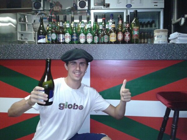 txerriputin's tweet photo. Hau zuengatik ekipo! K ganas de una farrita denekin!! Ze os etxa de menozz!! ;) http://t.co/CyMiC0H9jM
