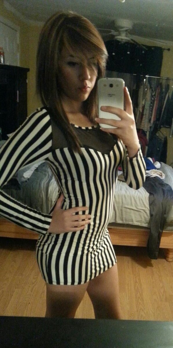 lookemxz's tweet photo. Saturday night........... &amp; i took this on Wednesday today im staying home ^.^ http://t.co/k1KgZ1oMUQ