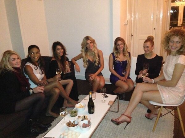 <a href="/MissGroningen/">Miss Groningen</a> <a href="/MissFlevoland/">Miss Flevoland</a> <a href="/MissUtrecht/">Dalina</a> @missnl2012 <a href="/miss_gelderland/">Miss Gelderland</a> <a href="/MissWorldNL/">Tatjana Maul</a> <a href="/kimkotter/">Kim Kötter</a> was zo gezellig!!💛👸😃