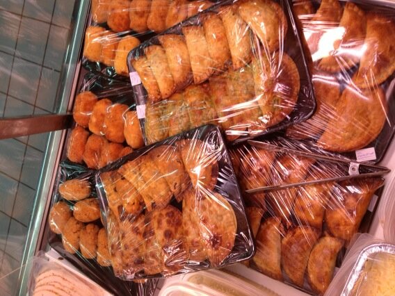 Assortit de croquetes i de crestes de varis gustos.