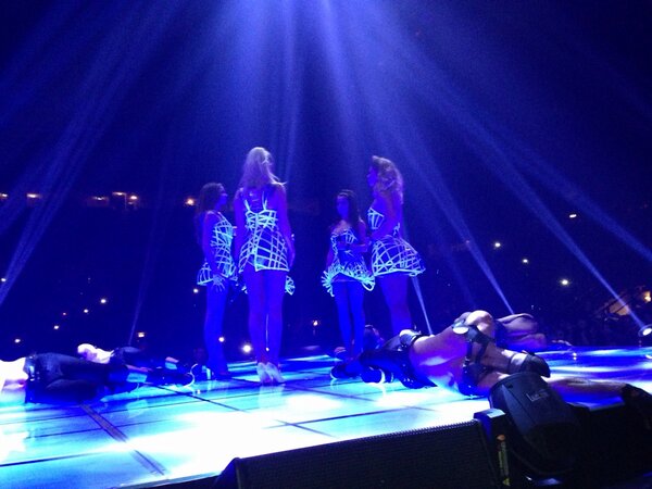 ashleyjgraham17's tweet photo. @GirlsAloud http://t.co/ATYwqfnj6g