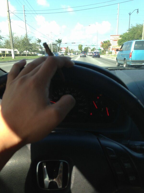 HennoHaze's tweet photo. 🚗🚗 http://t.co/PdCEJhY9Ff