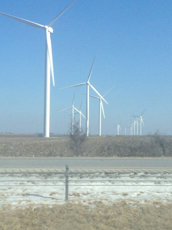 Tofu_Demon's tweet image. Guys windmills are crazy! I&apos;m seriously freaking out! There are so many!
#easilyimpressed
#futurestuff