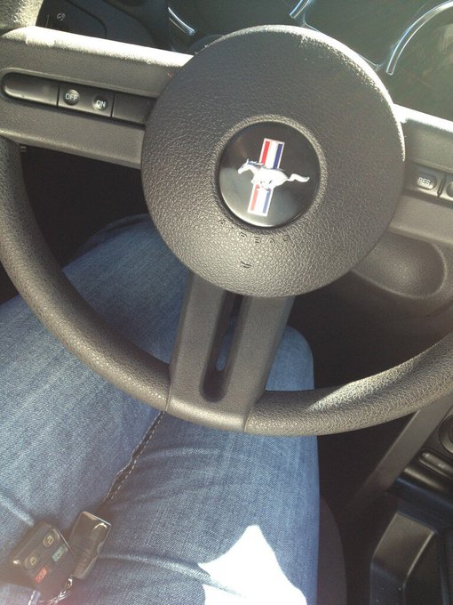 In love with my new car.... http://t.co/3pdJCeZi7n