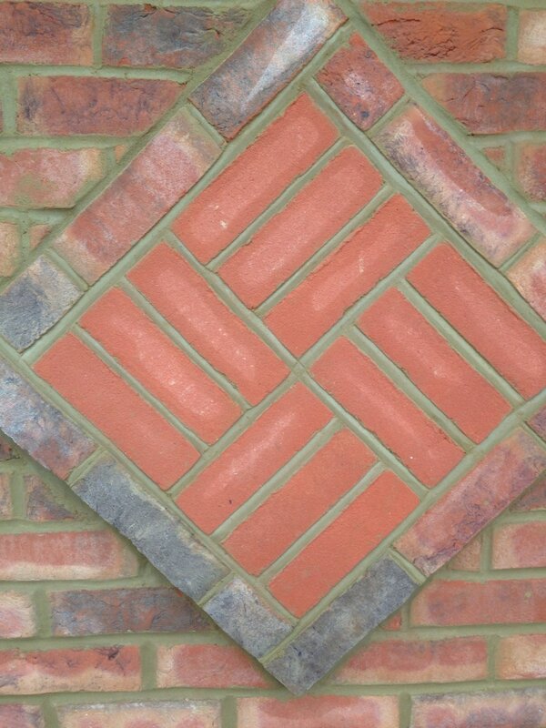 MMBuild's tweet photo. Feature brickwork by M&amp;M http://t.co/TnMz9LjUCX