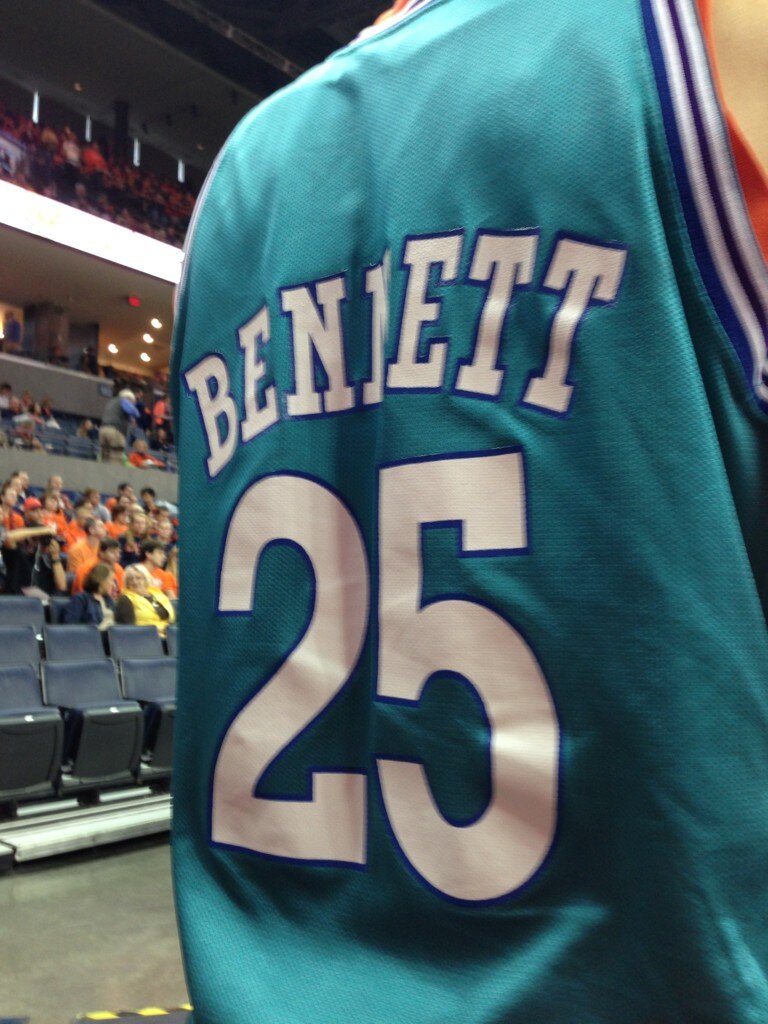 tony bennett hornets jersey