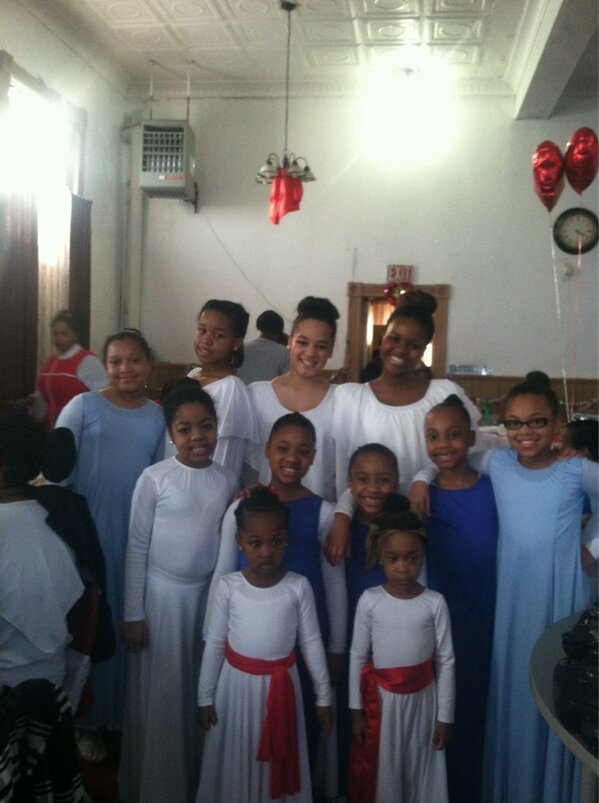 aaamatullah_'s tweet image. A little but of my team . I love my girls . #testimonyinmotion