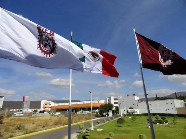 UPIIG's tweet photo. ¿Ya saludaron a la bandera en su día? y de paso a otra que seguro conocerán. http://t.co/M3vyPQYhaB