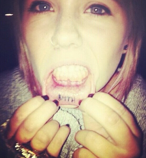 BRIEANNISRAD's tweet photo. I wonder if @olobersyko remembers taking this photo of me!? #BMTH #liptattoo #2011 #melbourne @soundwavefest http://t.co/qoUGR464Su