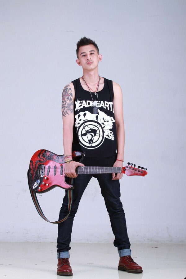 cintarockstar's tweet photo. @fandychristian #CintaRockStar #SCTV #MalamIni. http://t.co/YpXl4yNXxA