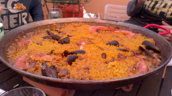 Mividasexy's tweet photo. Que paella más buena le pongo un diez hecha por mi novio. Te quiero mucho amor http://t.co/xnoqEYlyWC