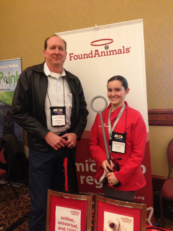 FoundAnimalsOrg's tweet image. Happy #MicrochipMonday! Dave Dickinson From @SacAnimalCare Chats About Scanners At The Animal Care Conference