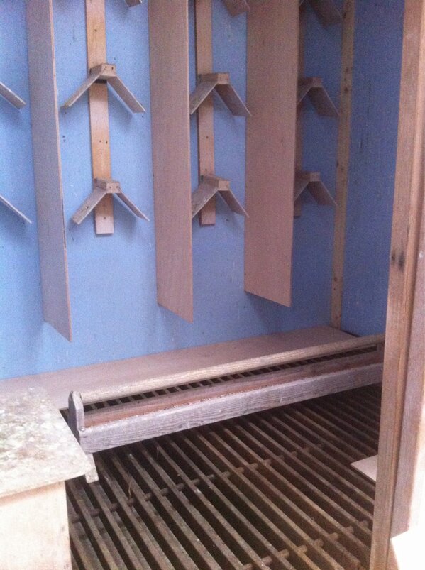 DeGebr's tweet image. Duivinnenhok klaargemaakt voor seizoen 2013!