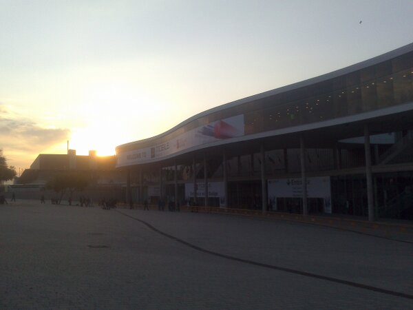 MWCapital's tweet photo. Sun is setting and many delegates are going now to afterparties. Thanks all assistants to #MWC13, tomorrow much more! http://t.co/wRWTfRnvaD