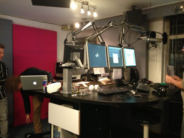 StevenvK_'s tweet image. Aanwezig bij #AlmereFM