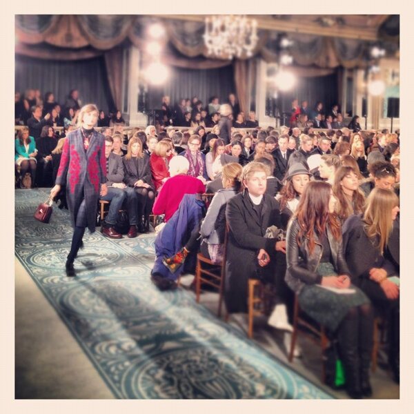 palaciohierro's tweet photo. #toryfall13 de @toryburch se presentó en @ThePierreNY Escenario ideal para una colección sofisticada y femenina #NYFW http://t.co/zcoMwO6H
