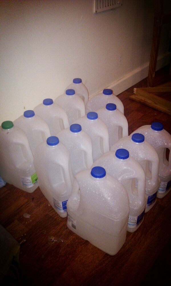JoshHolmes1212's tweet image. 13x6 pints and a 4 pint. 82 pints, 2 guys, 3 weeks. 41 pints each. 13.6 pts/week each. #hatemilk