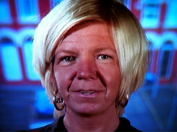 Aww is unt dayles mum luffly #PeopleLikeUs luffly ererings tho